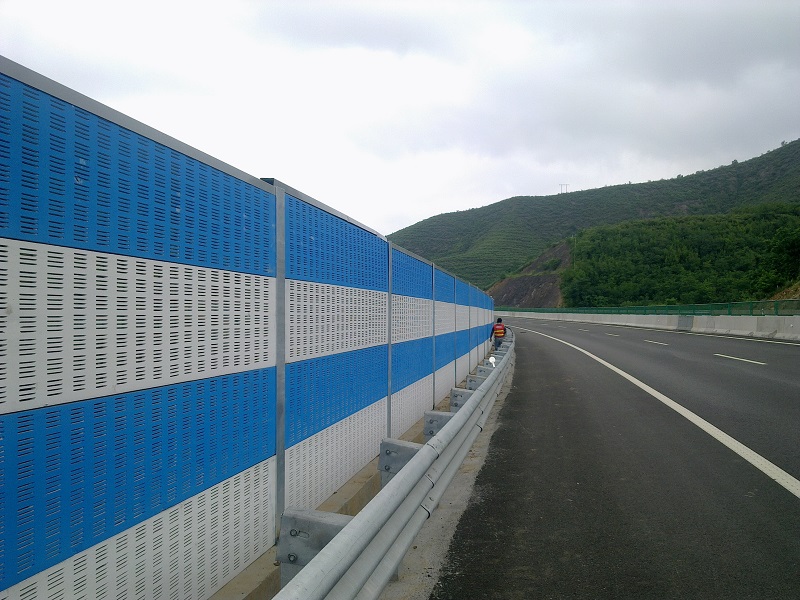 <a href=http://m.vzwtcom.cn/news_article?news_id=122>聲屏障</a>