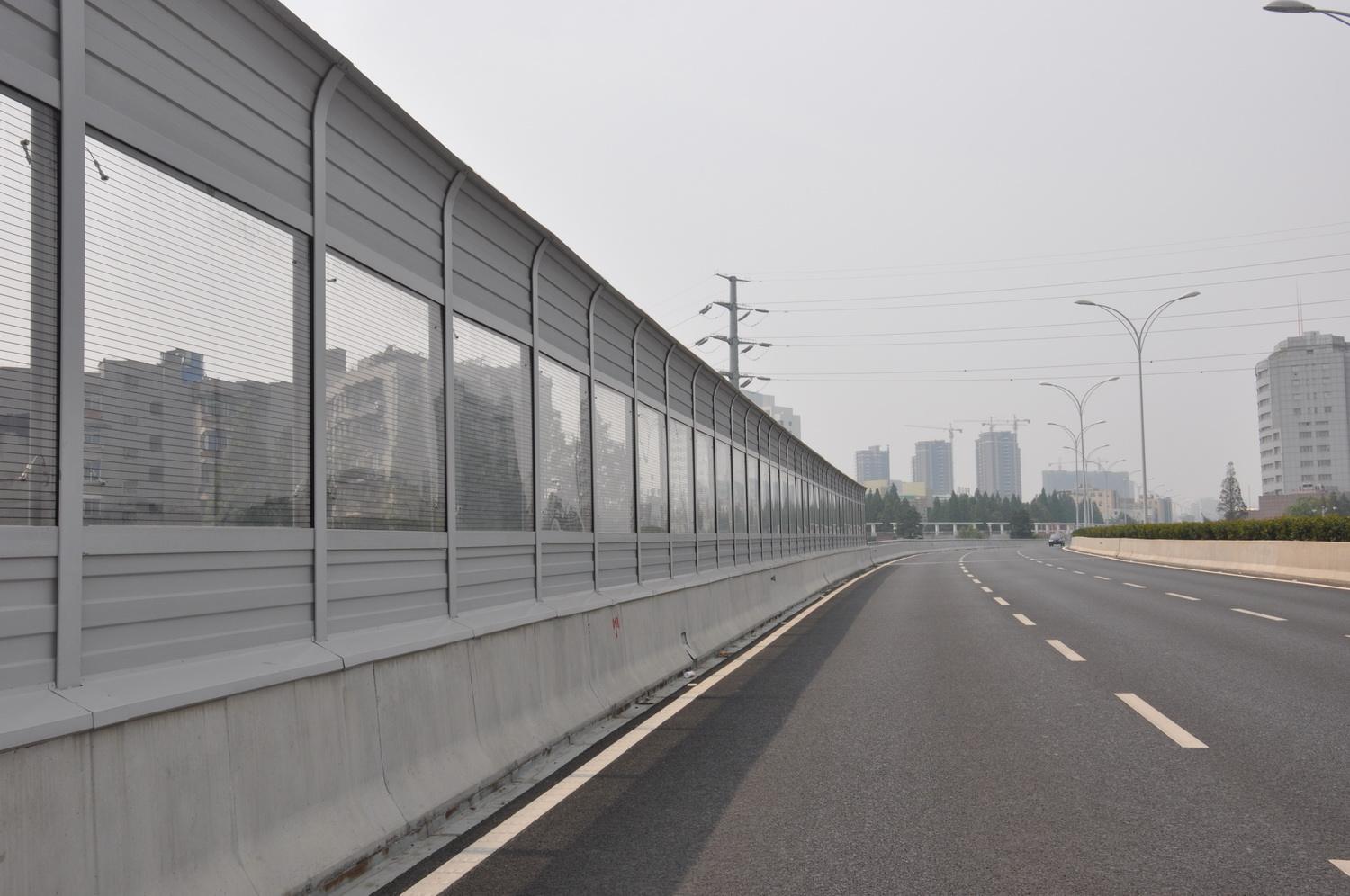 <a href=http://m.vzwtcom.cn/news_article?news_id=142>公路聲屏障</a>