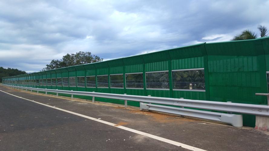 <a href=http://m.vzwtcom.cn/news_article?news_id=144>天津道路聲屏障</a>